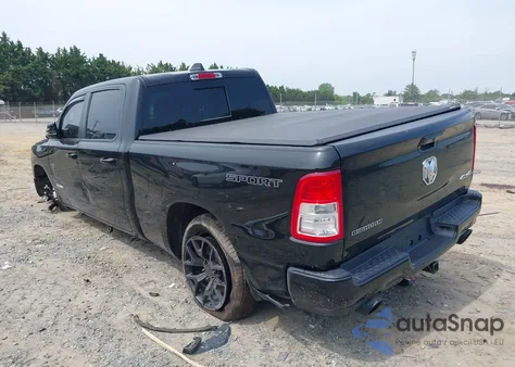 2021 Ram 1500 Big Horn 4X4 5'7 Box z USA, uszkodzony, nr VIN 1C6SRFFT8MN816943